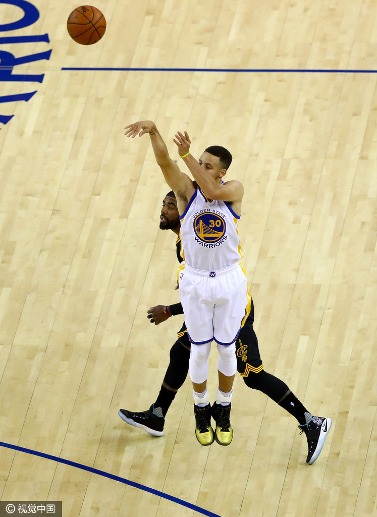 詹姆斯豪取三双 克利夫兰骑士历史首冠