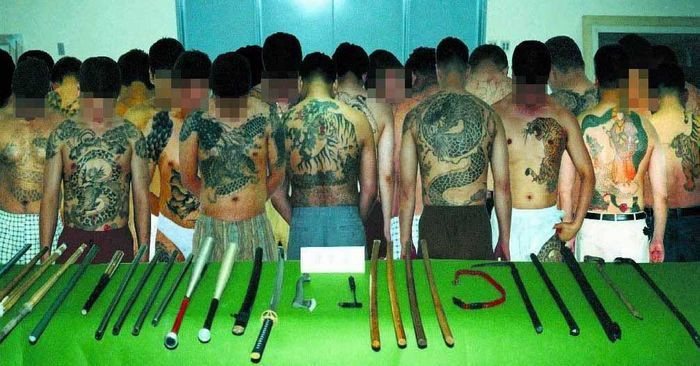 【花熊说】砍人为生的黑社会如何染指政界?