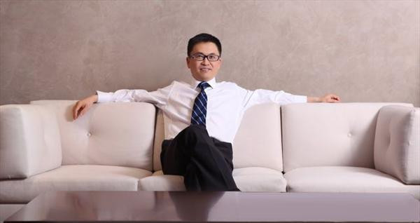 昔日高考状元一战赚200亿 成耶鲁首位中国校董