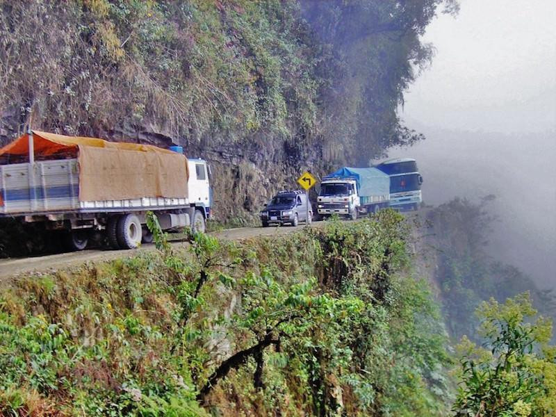 北永加斯路(n yungas road)被称为世界第一"夺命公路,全长仅60多公里