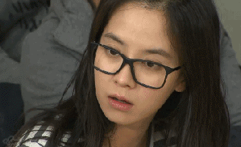 小葵bla两分钟:一言不合撕衣服 欧洲杯变脱衣秀