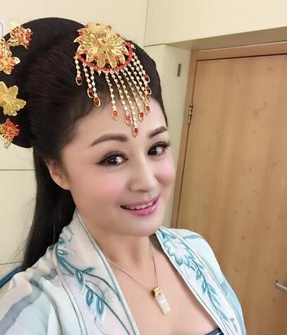 赵本山小姨子于月仙扮古装 网友:有沟必火!