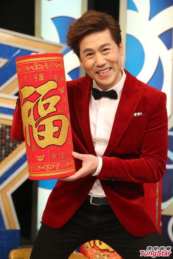 新浪娱乐讯 据台湾媒体报道,罗时丰(大牛)因为感冒药广告,在今年金马